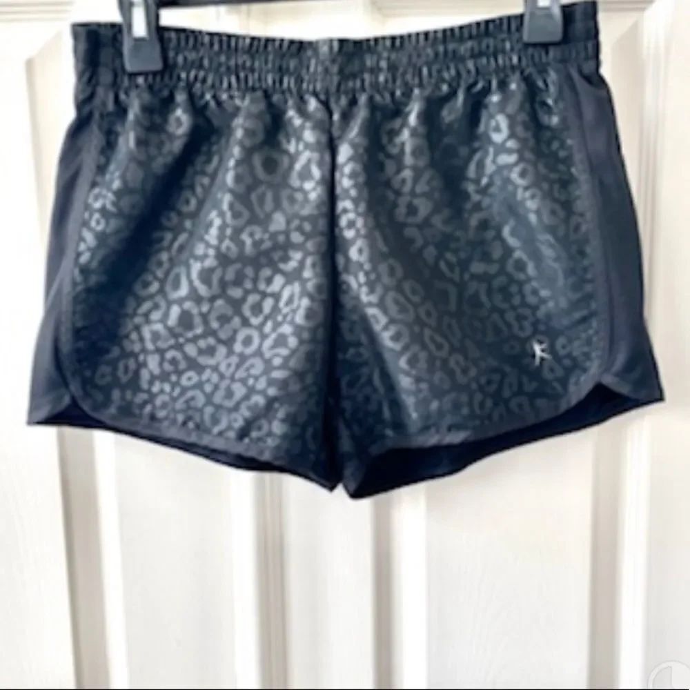 Danskin black leopard pattern shorts